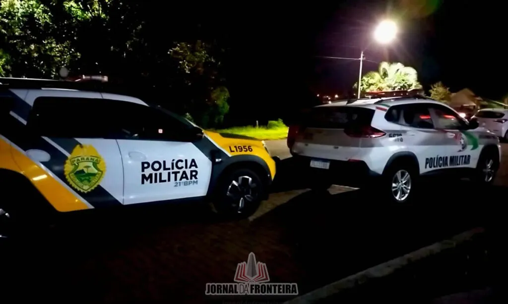 Aos policiais o homem disse estava em um encontro com uma mulher quando foi surpreendido por dois homens armados