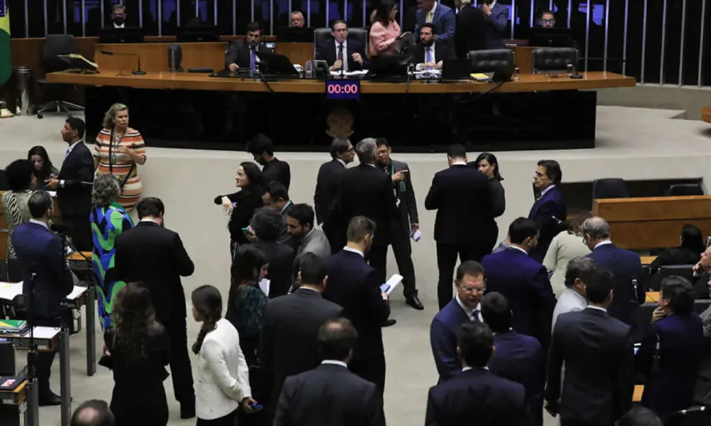 A revogação, por parte do Senado, de todo o decreto representa uma derrota para o governo e pode provocar um contingenciamento no orçamento federal