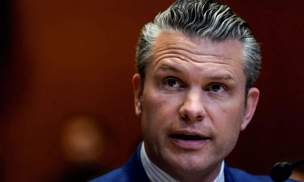 O secretário de Defesa dos Estados Unidos, Pete Hegseth, evitou confirmar se apresentou opções ao presidente do país, Donald Trump, mas garantiu que militares estão preparados