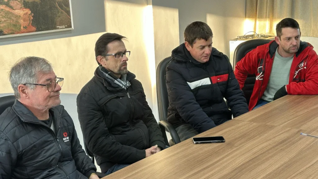 Em clima de cooperação, a comissão da FECEG 2025 se reuniu com comerciantes de Guarujá do Sul para ajustar os últimos detalhes, definindo estrutura, atrações culturais e os próximos passos da organização do evento marcado para agosto