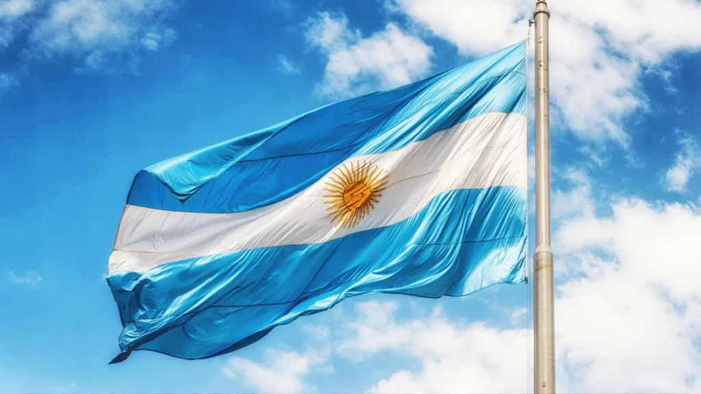 Na manhã de 9 de julho de 1816, uma sala modesta em San Miguel de Tucumán tornava-se palco de um momento decisivo: representantes de várias províncias reuniam-se para declarar a independência das Províncias Unidas do Rio da Prata — nome da futura Argentina — da monarquia espanhola. 