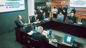 CCJ aprova programa de apoio emocional para estudantes em SC