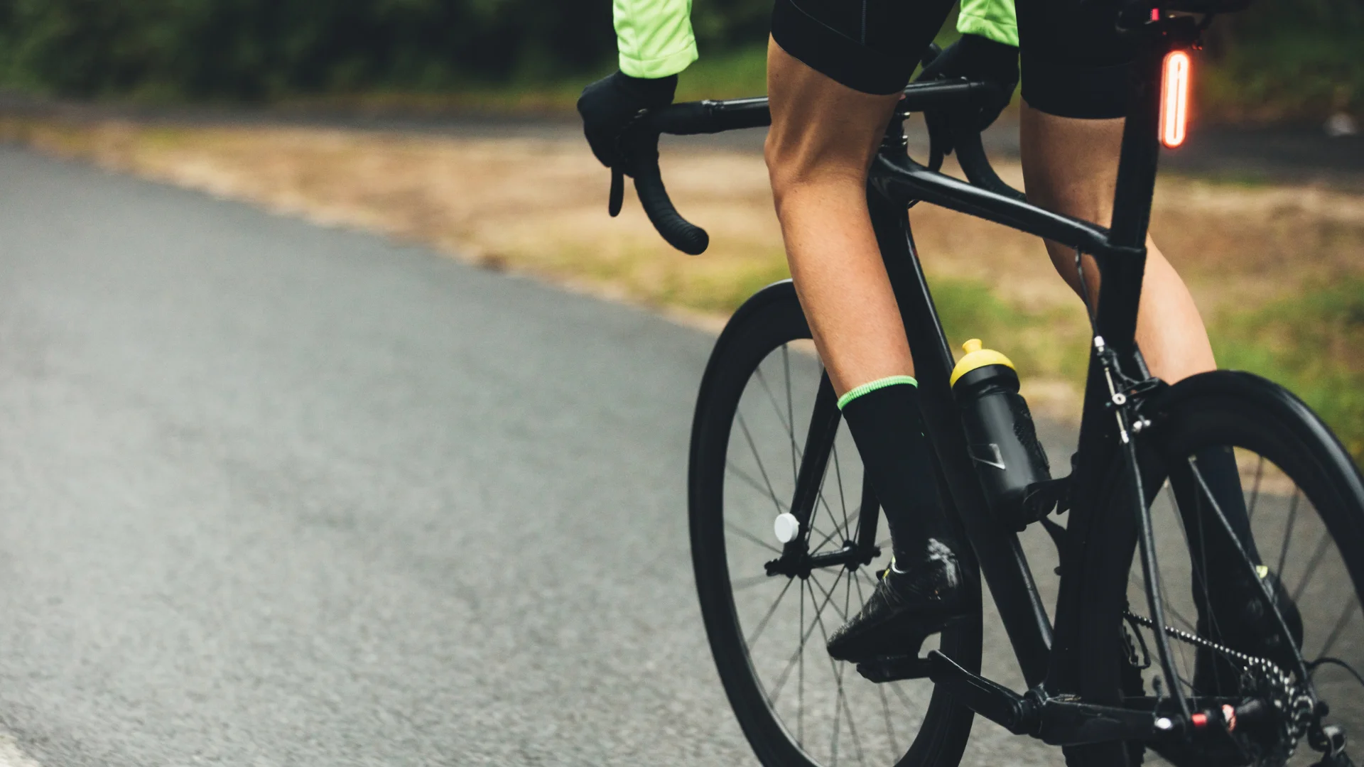 O ciclista italiano Samuele Privitera, de 19 anos, faleceu após sofrer um grave acidente na primeira etapa do Giro Val de Aosta, realizada na última terça-feira na Itália. A informação foi divulgada pelo jornal Gazzetta dello Sport nesta quinta-feira (17).