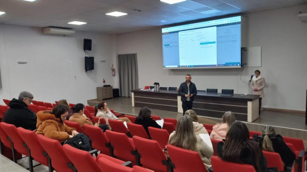 Encontro promovido pela Secretaria de Educação de Dionísio Cerqueira reforça compromisso com qualidade pedagógica e alinha formações e recesso escolar