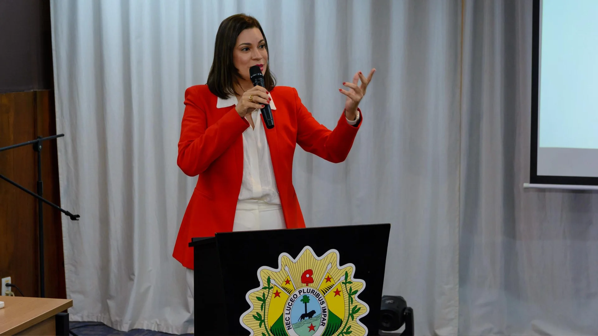 Entidades de todo o País se mostraram preocupadas e consideraram um retrocesso a decisão da Receita Federal do Brasil de divulgar a Nota Técnica 181/2025, da Cocad (Coordenação-Geral de Gestão de Cadastros), estabelecendo as orientações de acesso e as funcionalidades do novo ambiente de trabalho (Módulo AT) da REDESIM, em relação às solicitações de registro de pessoas jurídicas.