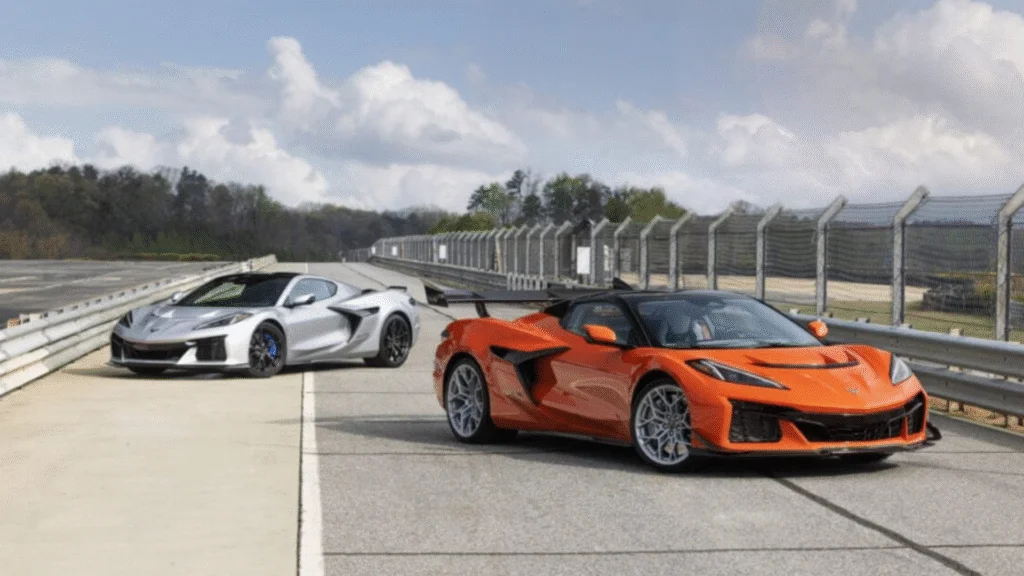 Chevrolet revela o Corvette ZR1X, modelo híbrido com 1.270 cv e tração integral, alcançando de 0 a 100 km/h em menos de 2 segundos. Um marco na engenharia de alto desempenho.