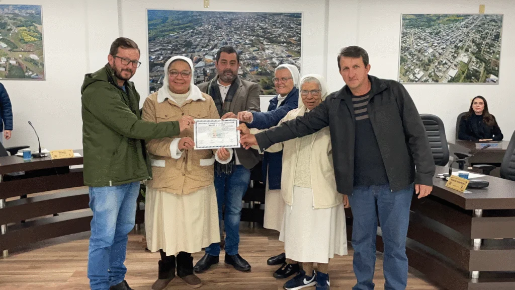 A Sessão realizada na última quinta-feira, foi marcada pelo reconhecimento à atuação histórica das religiosas que dedicaram décadas à educação, saúde e assistência social no município