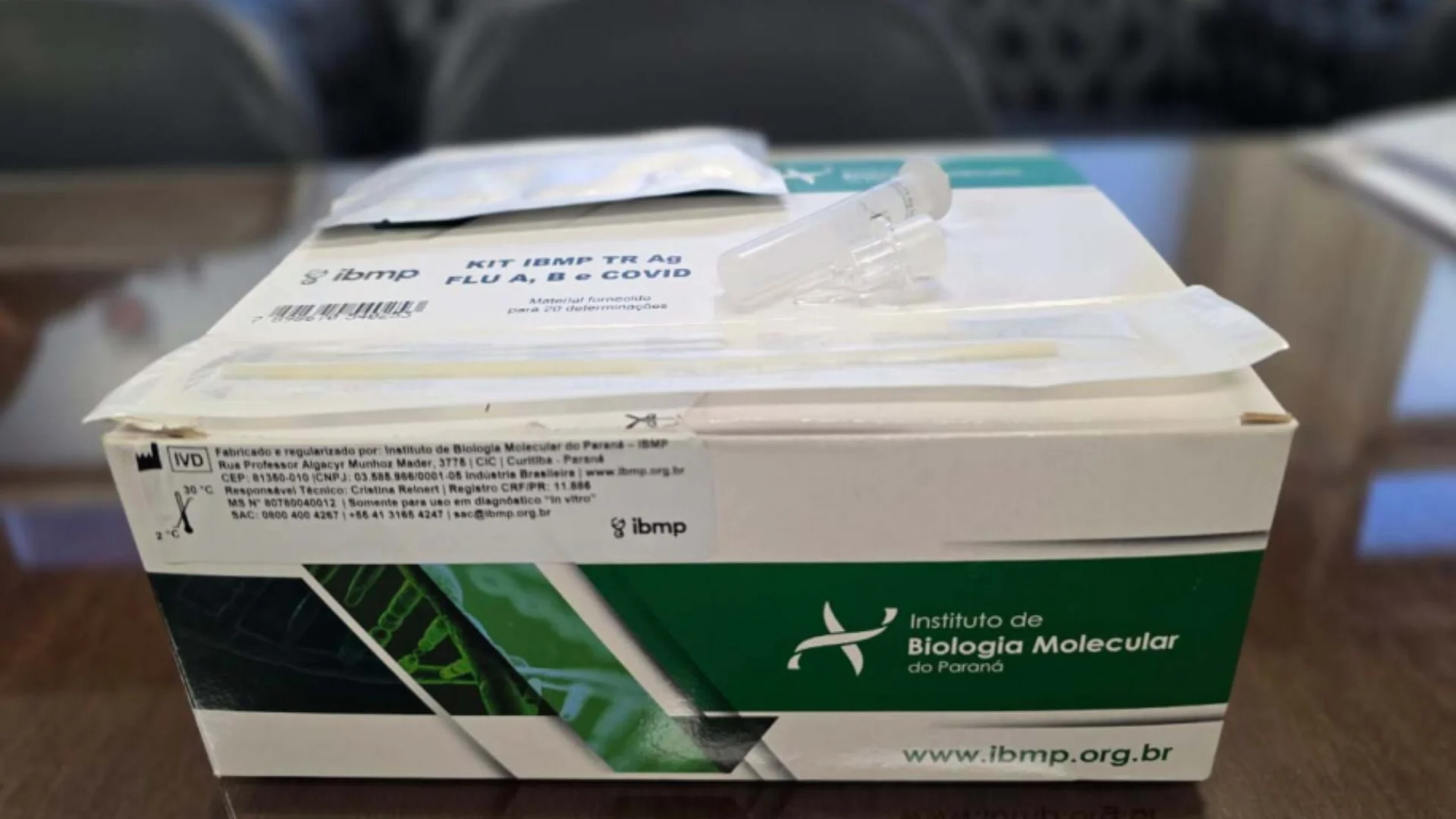 A Secretaria de Estado da Saúde do Paraná (Sesa) recebeu um lote com 100 mil testes rápidos para identificação de Influenza A, Influenza B e Covid-19.
