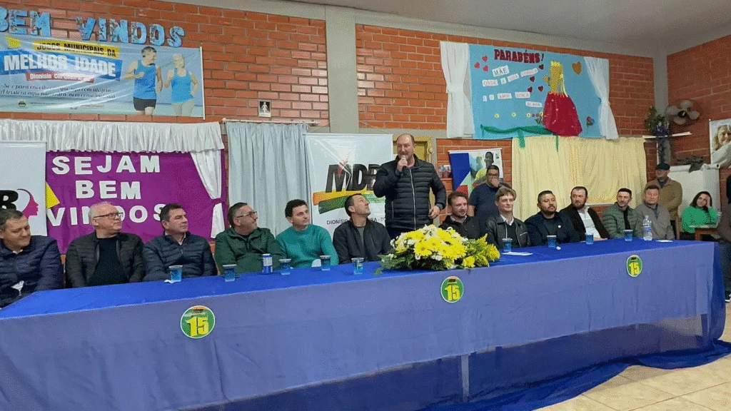 Evento reuniu lideranças do Extremo Oeste catarinense e marcou a entrada de Sawaris no partido, fortalecendo a aliança política local e ampliando a representatividade do MDB no município