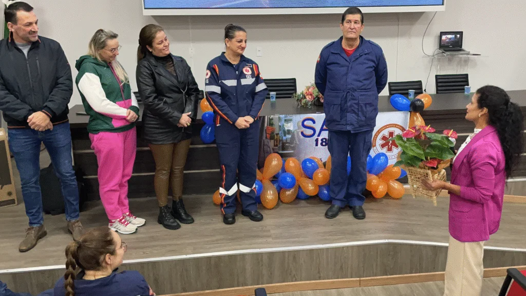 Solenidade reconhece a atuação essencial dos profissionais que salvam vidas diariamente no município e consolidam o serviço como referência regional em urgência e emergência
