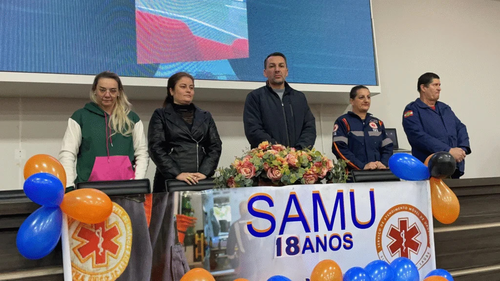 Solenidade reconhece a atuação essencial dos profissionais do SAMU, que salvam vidas diariamente no município e consolidam o serviço como referência regional em urgência e emergência