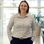 Colaboradora constrói carreira sólida na Sicredi Fronteiras e destaca conexão com os associados