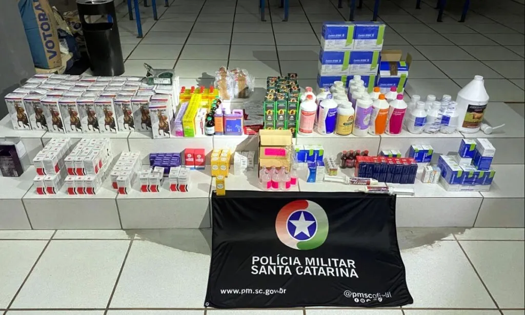 Os argentinos disseram também ter residência no Brasil, e confirmaram a aquisição dos medicamentos no país vizinho