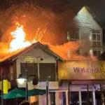 Incêndio destrói lojas e restaurante na principal rua de Gramado