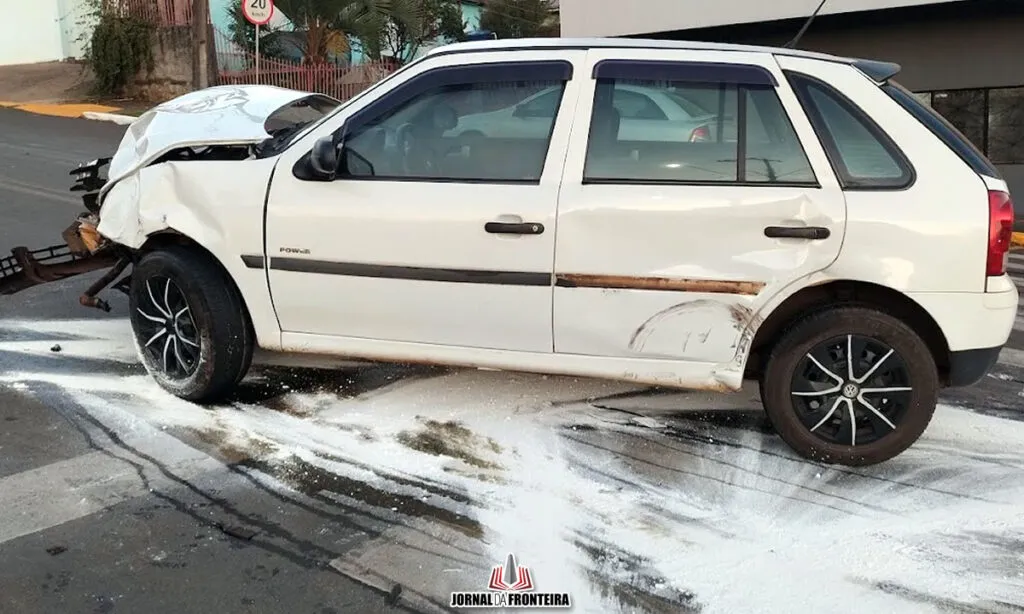 O acidente ocorreu nas primeiras horas da manhã desta quinta-feira. O jovem foi socorrido pela equipe do Samu