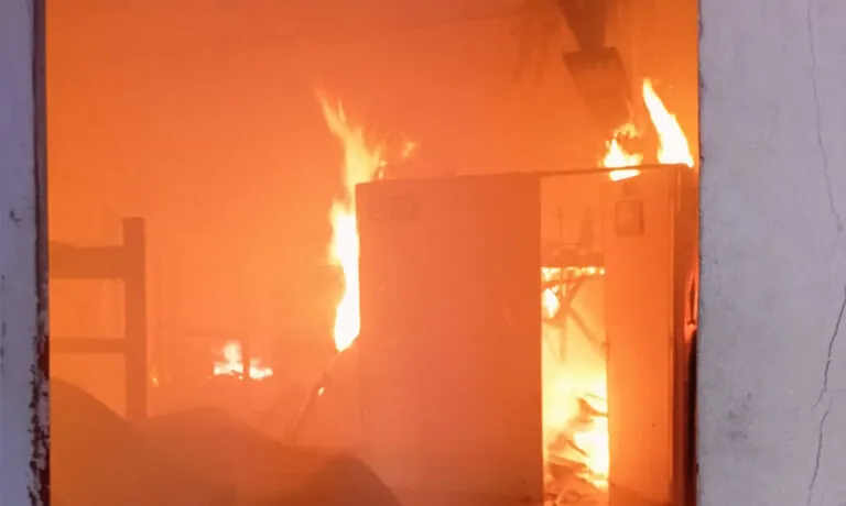 Incêndio destrói alojamento de empresa no interior de São José do Cedro