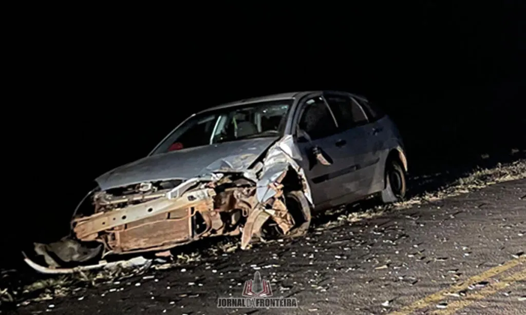 Acidente ocorreu na noite de terça-feira, na Linha Coqueiro. O motorista foi socorrido pelas equipes do Samu e Corpo de Bombeiros