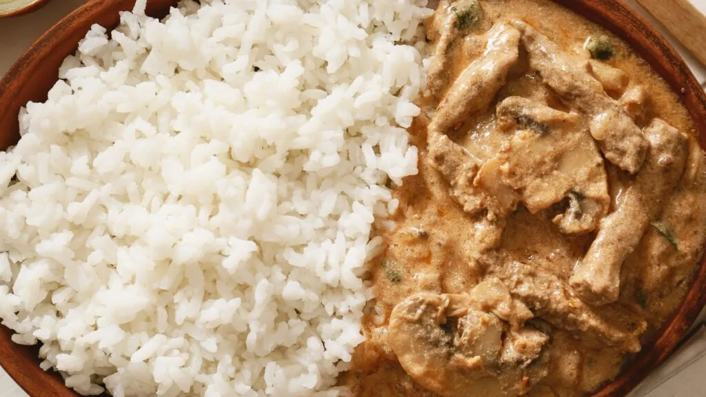 Receita de strogonofe vegano com cogumelos