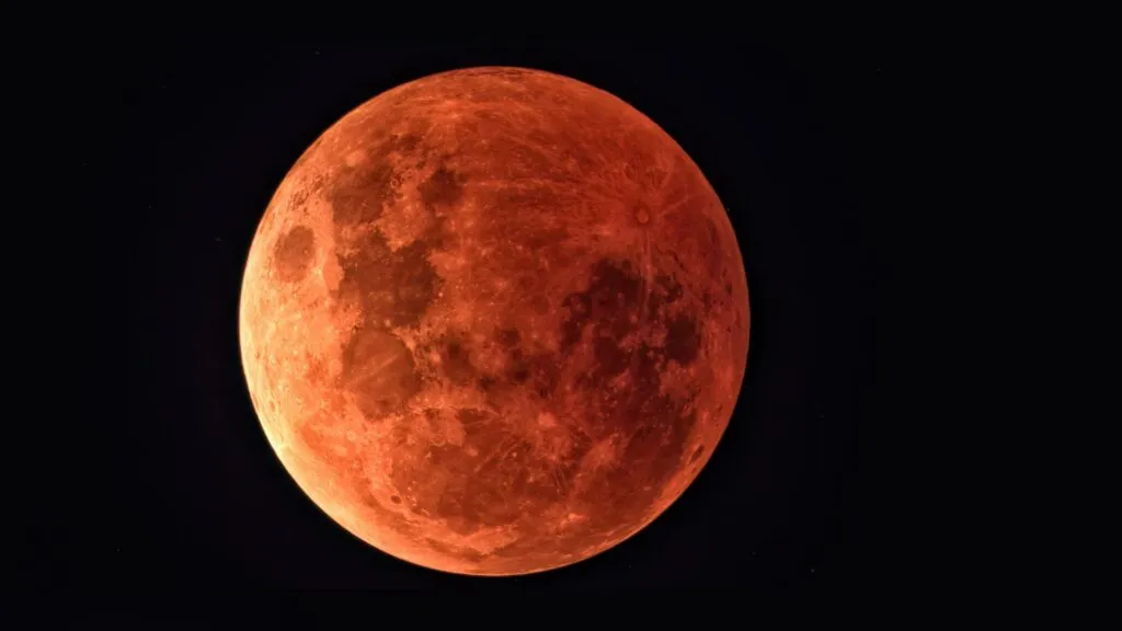 A diferença entre eclipse lunar e eclipse solar total