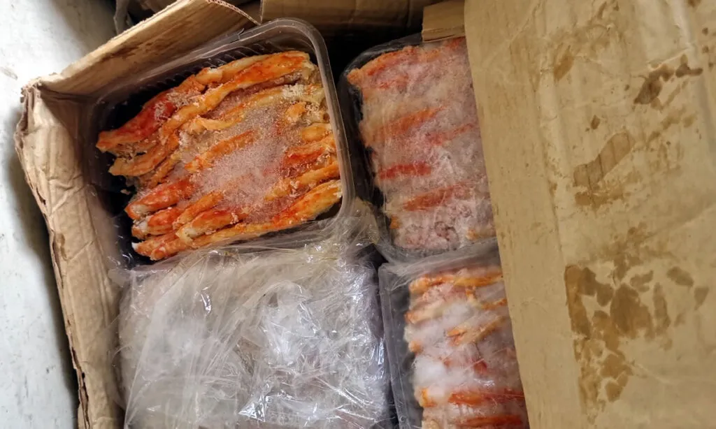 A carga com cera de 2,5 toneladas de pescados teria saído de São Miguel do Oeste e seria levada para São Paulo