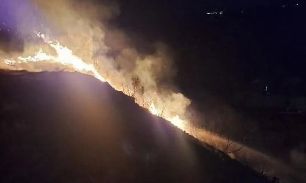 O incêndio teria sido provocado por indivíduos que haviam ingressado clandestinamente na área do aeroporto