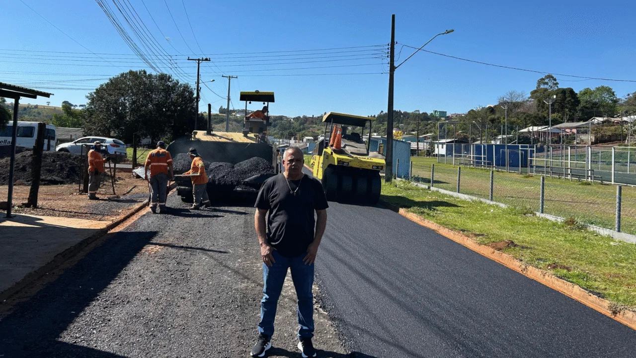 Barracão avança com obras de asfaltamento nos bairros Copasa e Nova Esperança 4 crys 34 3