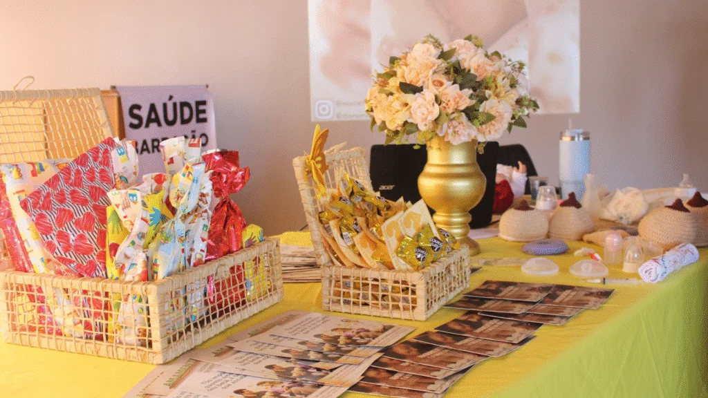 Barracão encerra Campanha Agosto Dourado com ações de incentivo ao aleitamento materno 4 Palestras, rodas de conversa e o "Mamaço" marcaram o Agosto Dourado, mês de conscientização sobre a importância da amamentação