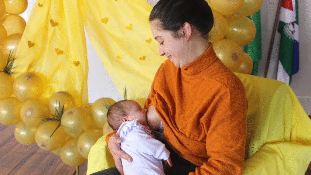 Barracão encerra Campanha Agosto Dourado com ações de incentivo ao aleitamento materno 6 Palestras, rodas de conversa e o “Mamaço” marcaram o mês de conscientização sobre a importância da amamentação