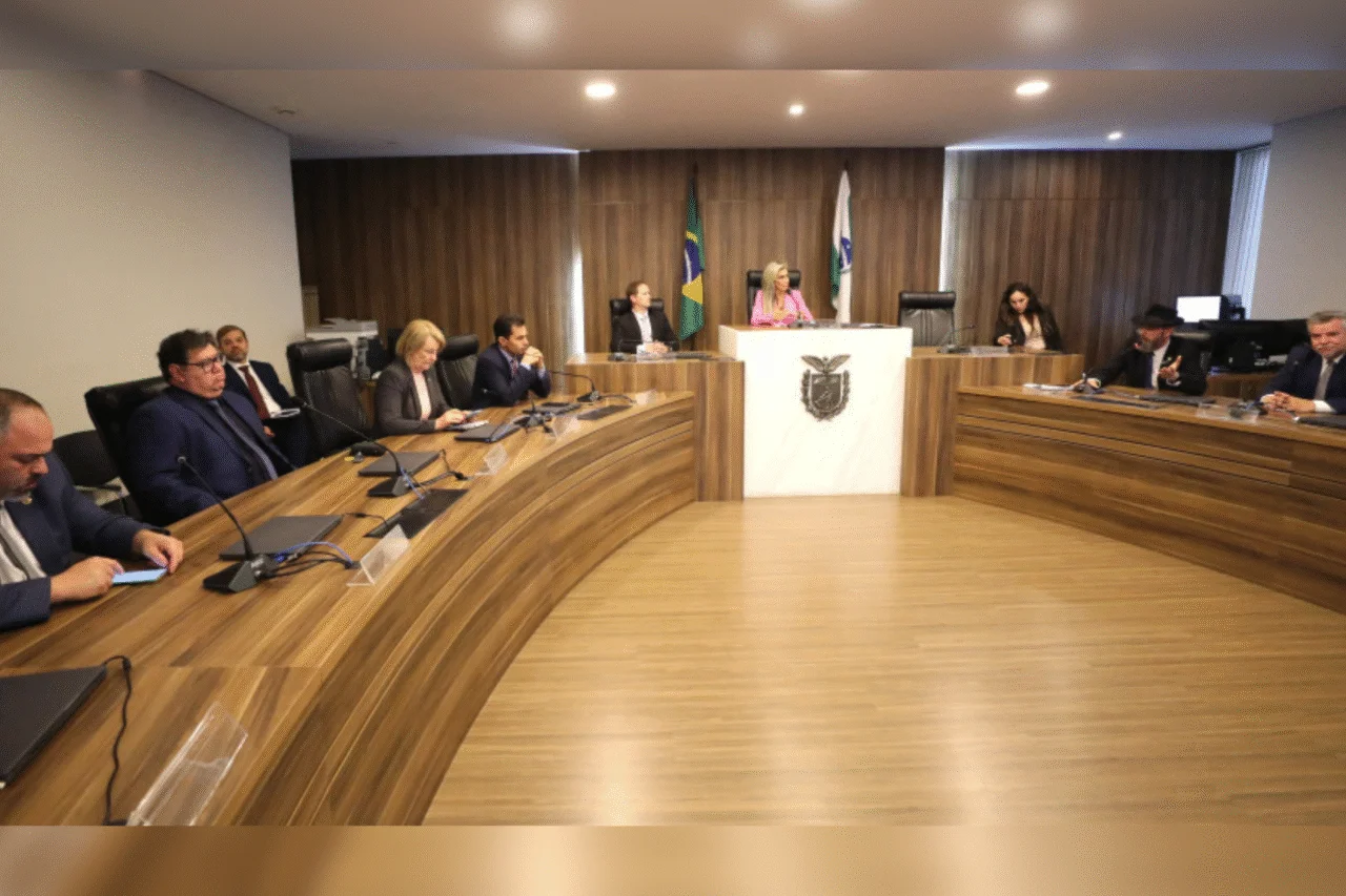 Alep renova Conselho de Ética e aprova novas regras para agilizar processos 3 Assembleia Legislativa do Paraná renova Conselho de Ética e aprova novo Código para dar mais agilidade aos processos.