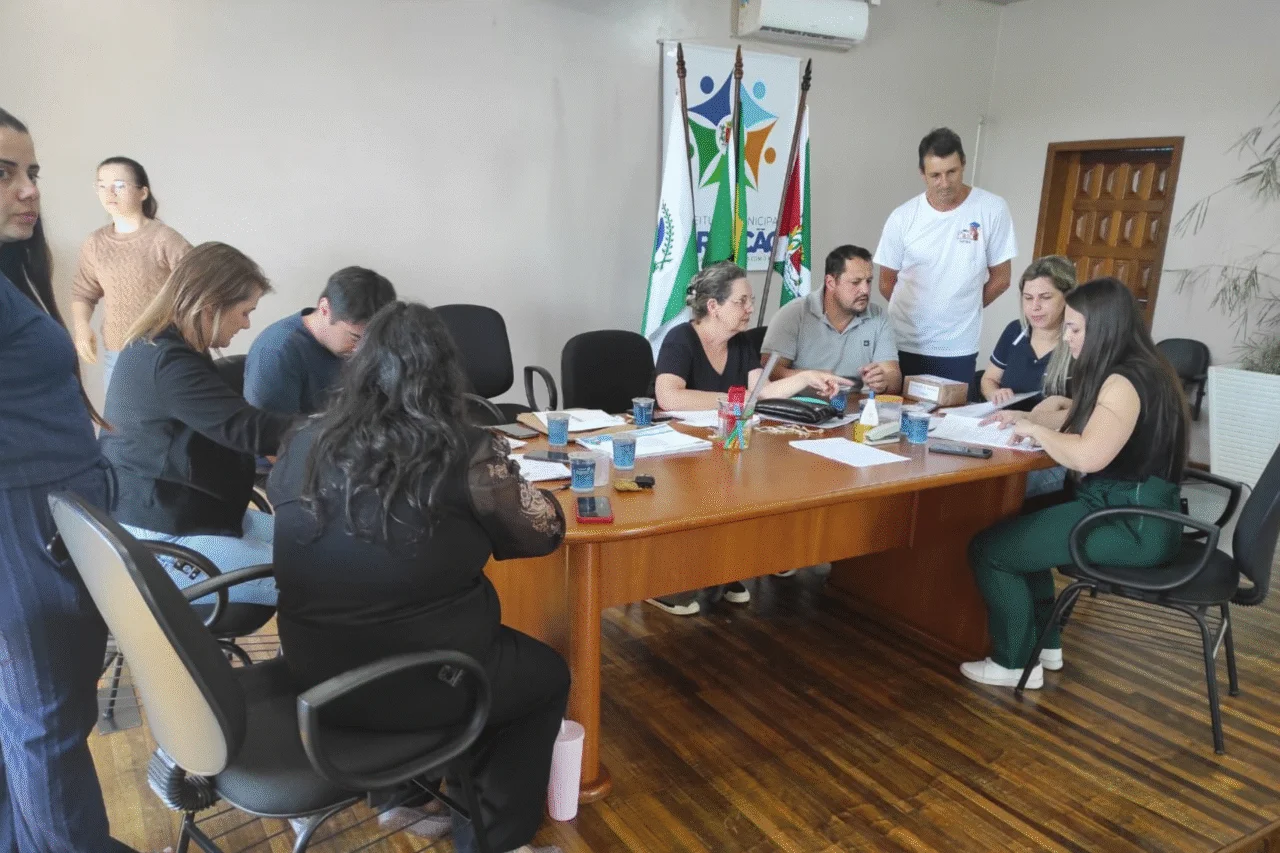 Barracão realiza eleição para diretores escolares e registra participação recorde 3 crys 34