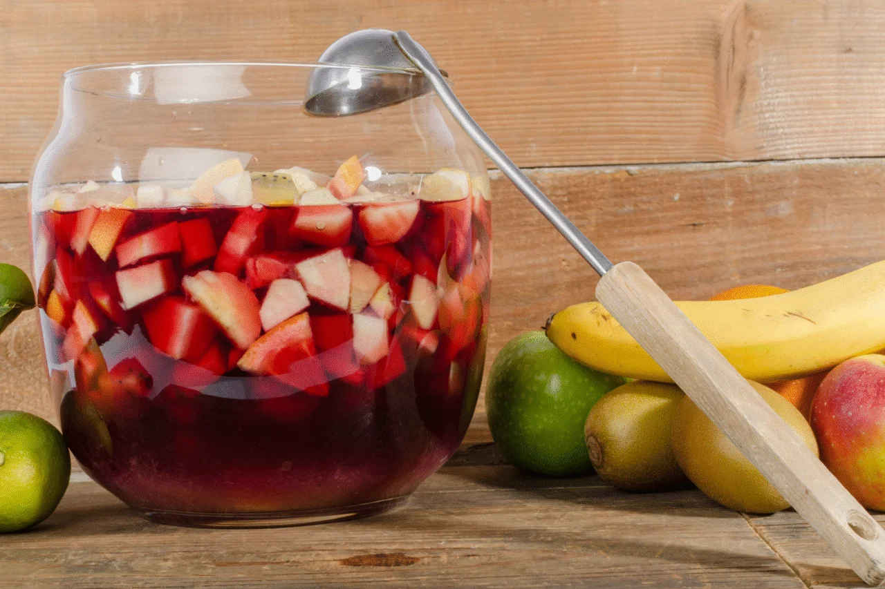 O ponche de frutas com espumante que vai encantar sua ceia de Natal 1 Heloisa L 48
