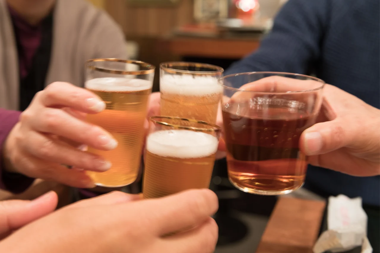 O que comer antes de beber álcool: os alimentos que protegem o corpo e reduzem os efeitos da bebida 1 Heloisa L 65 2