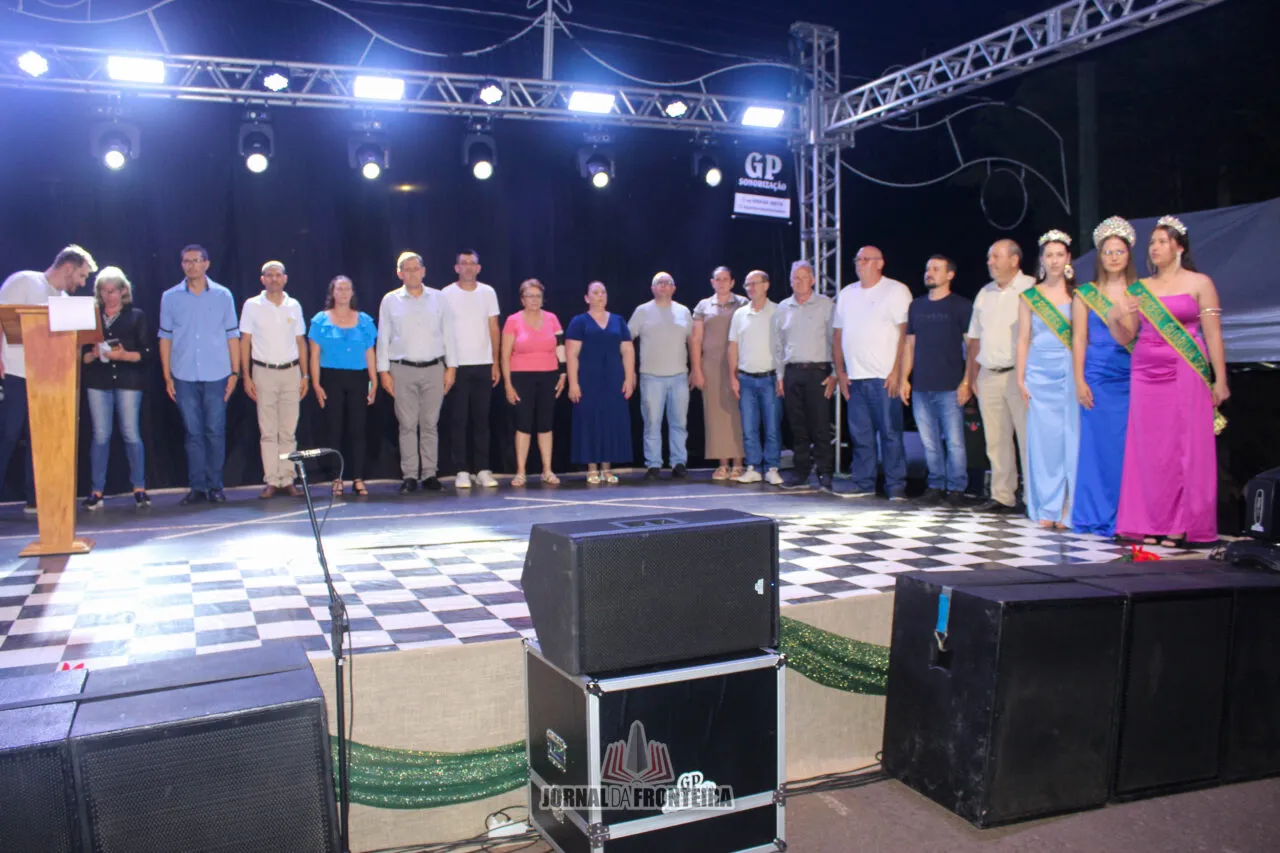 Guarujá do Sul abre programação natalina com acendimento das luzes 24 IMG 6188