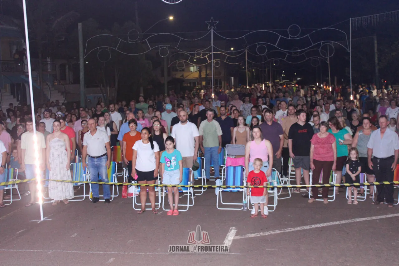 Guarujá do Sul abre programação natalina com acendimento das luzes 18 IMG 6198