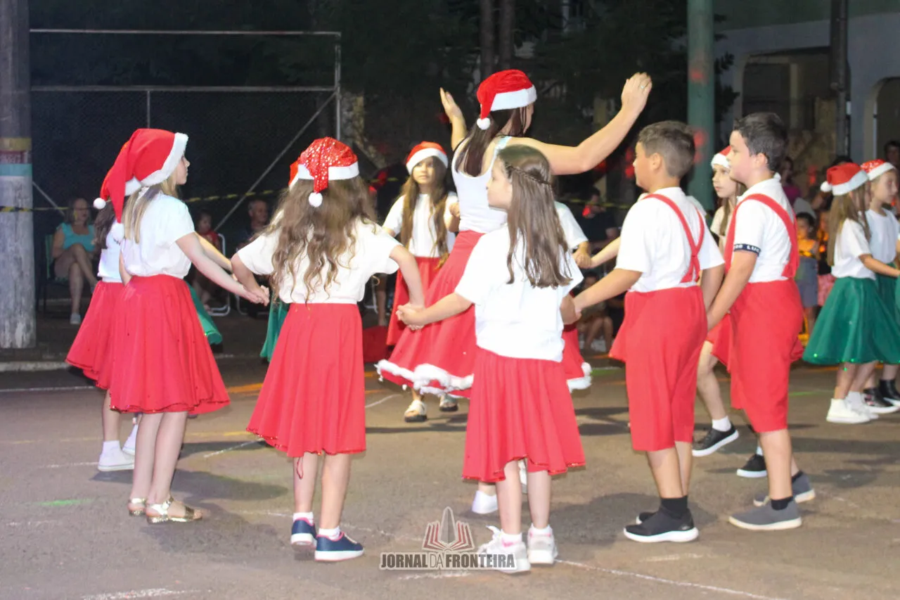 Guarujá do Sul abre programação natalina com acendimento das luzes 15 IMG 6222