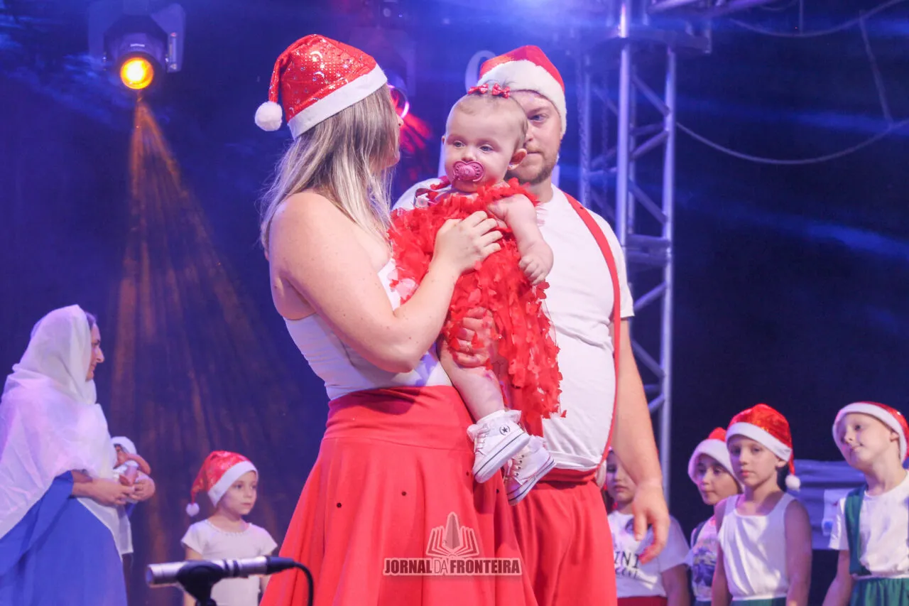 Guarujá do Sul abre programação natalina com acendimento das luzes 25 IMG 6235