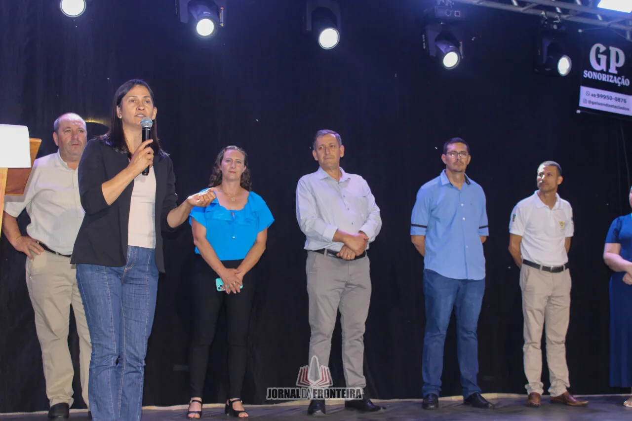 Guarujá do Sul abre programação natalina com acendimento das luzes 13 IMG 6246