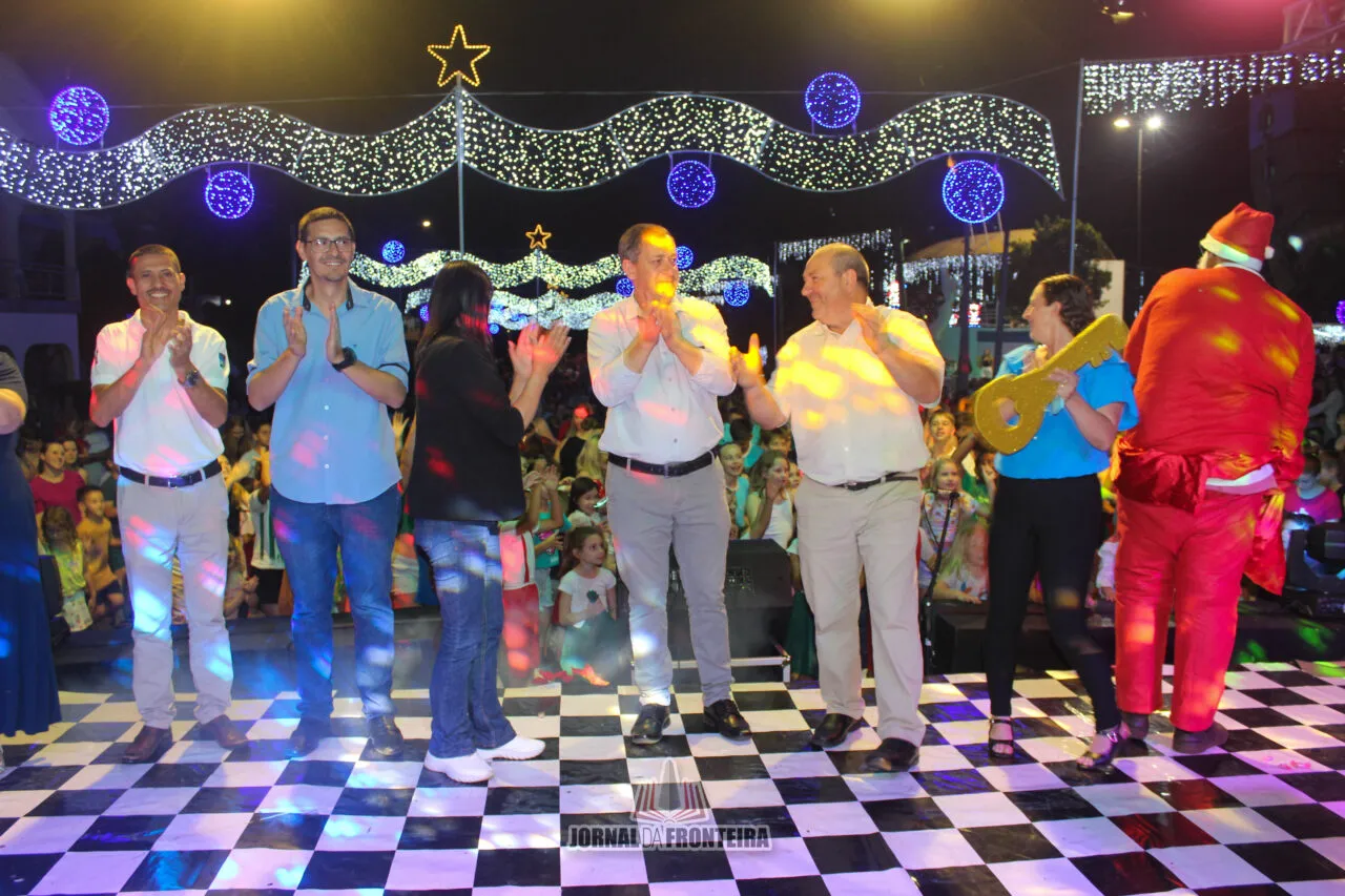 Guarujá do Sul abre programação natalina com acendimento das luzes 12 IMG 6271