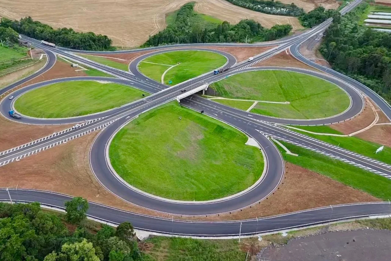 Elevado que liga as BRs 282 e 158 em Maravilha será inaugurado nesta quinta-feira e promete melhorar a mobilidade e a segurança no Oeste catarinense.