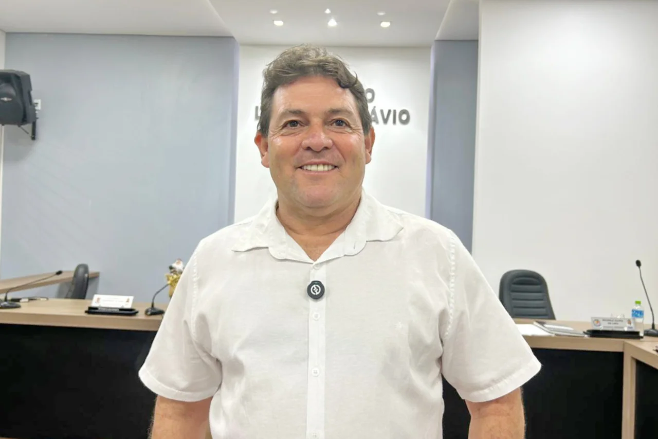 Presidente do Legislativo santoantoniense faz balanço positivo dos trabalhos de 2025 3 O presidente da Câmara, Valdir Antônio de Carvalho destaca produtividade, união entre os poderes e avanços em obras e incentivos econômicos