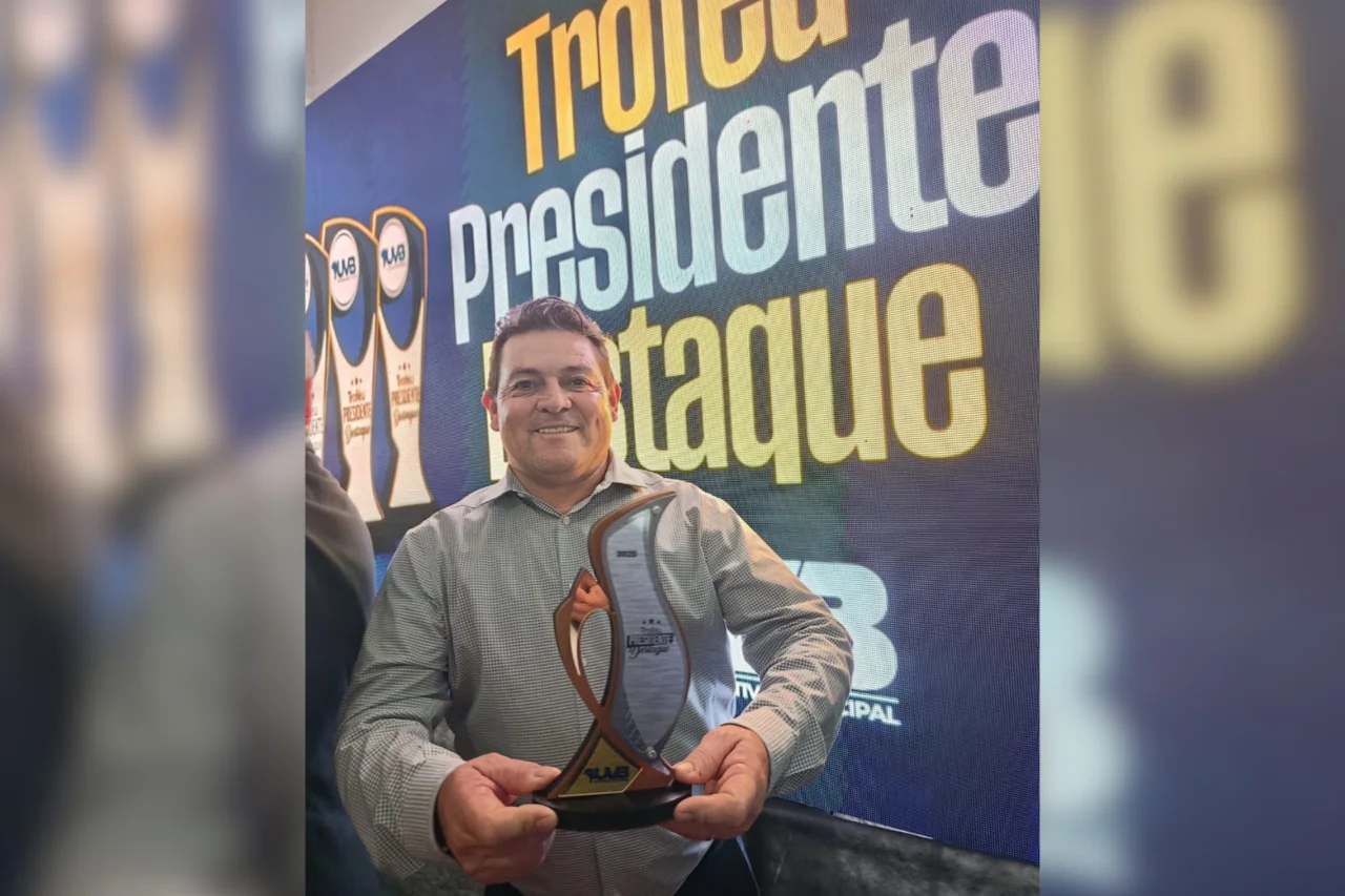 Presidente da Câmara de Santo Antonio é reconhecido nacionalmente 3 Valdir de Carvalho, recebeu o título Presidente Destaque 2025, em premiação organizada pela União dos Vereadores do Brasil