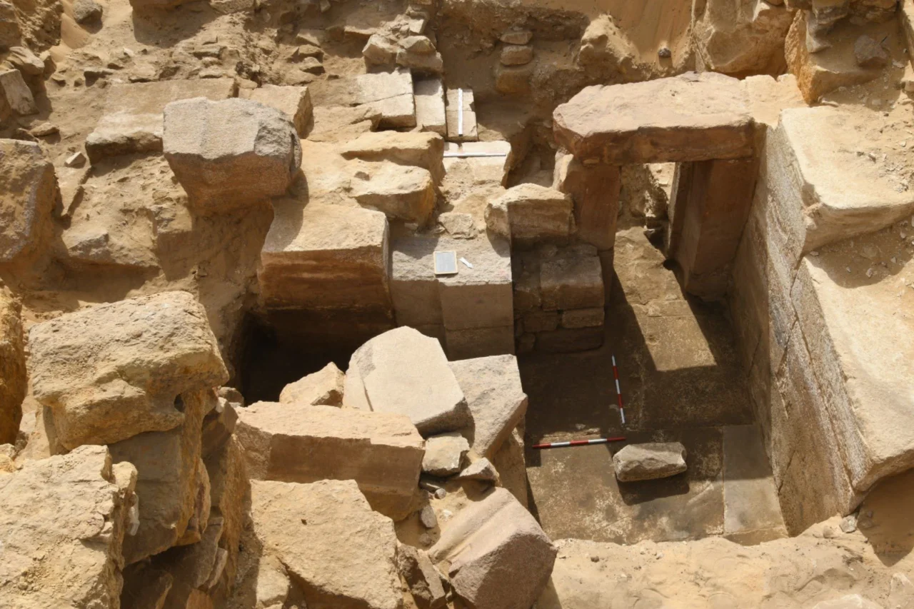 Templo Solar de 4.400 anos é descoberto na Necrópole do Antigo Império