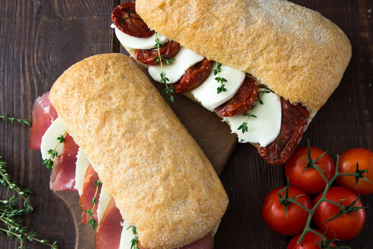 Como fazer sanduíche caprese no pão ciabatta 3 Como fazer sanduíche caprese no pão ciabatta