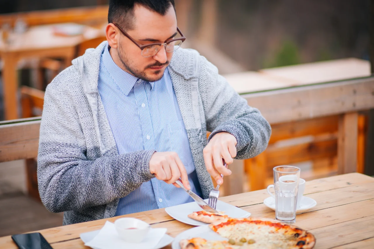Você acha que dorme bem? Pequenos hábitos noturnos que sabotam o sono sem você perceber 4 Heloisa L 50 1