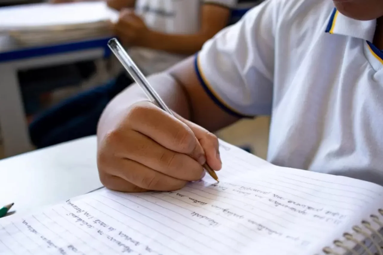 Alesc aprova leis para ampliar proteção, cidadania e segurança no ambiente escolar em Santa Catarina 3 Assembleia Legislativa de Santa Catarina aprova leis que fortalecem a proteção, a cidadania e a segurança de crianças e adolescentes no ambiente escolar.