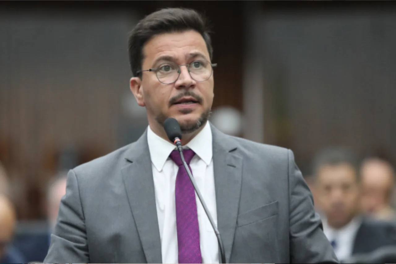 Assembleia do Paraná analisa projeto que autoriza uso experimental da polilaminina para lesão medular 13 Heloisa L 28 4