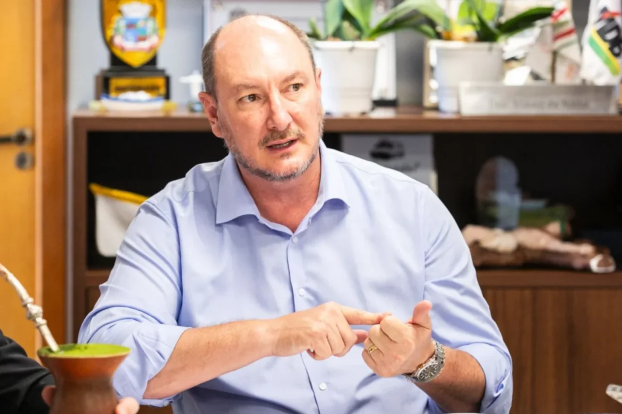 Mauro De Nadal defende agronegócio catarinense e destaca força do setor na economia do Estado 3 mauro de nadal, agronegócio catarinense, itaipu rural show, pinhalzinho sc, economia de santa catarina, apoio ao agro, setor produtivo rural, política catarinense, desenvolvimento do campo, tecnologia no agronegócio, produção agrícola sc, defesa do campo, evento agropecuário, agro brasil, deputado mauro de nadal