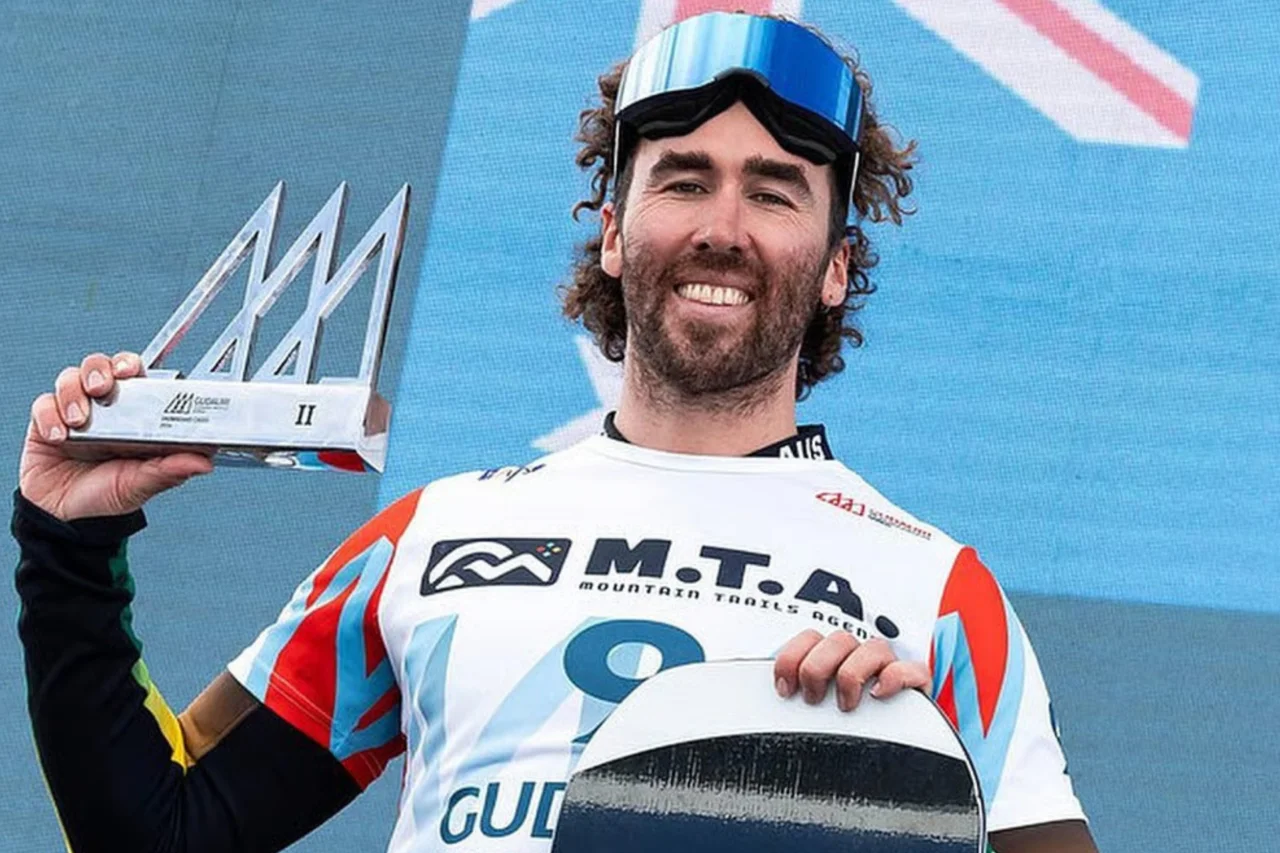 Destaque do snowboard australiano sofre fratura no pescoço e está fora dos Jogos Olímpicos de Inverno 35 Cameron Bolton fraturou o pescoço durante treinamento e foi cortado da equipe australiana nos Jogos Olímpicos de Inverno. Atleta está estável e será substituído por James Johnstone.