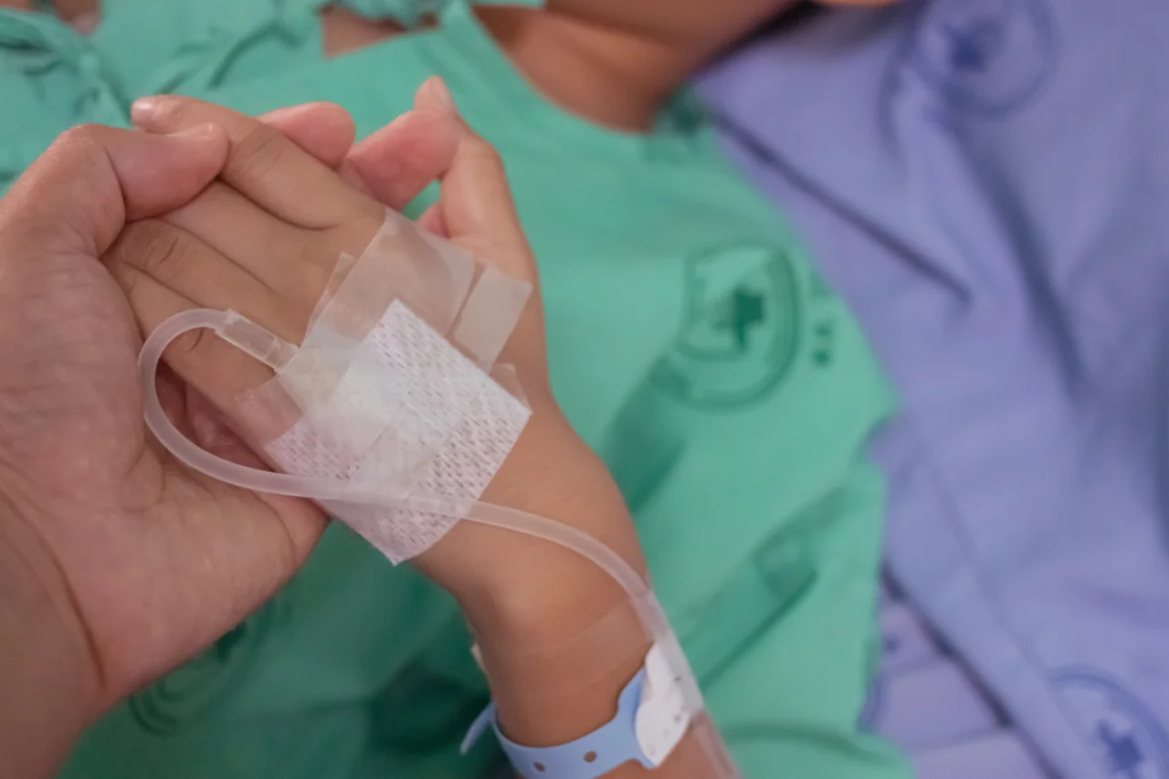 Menino de 2 anos entra em estado grave após transplante de coração na Itália