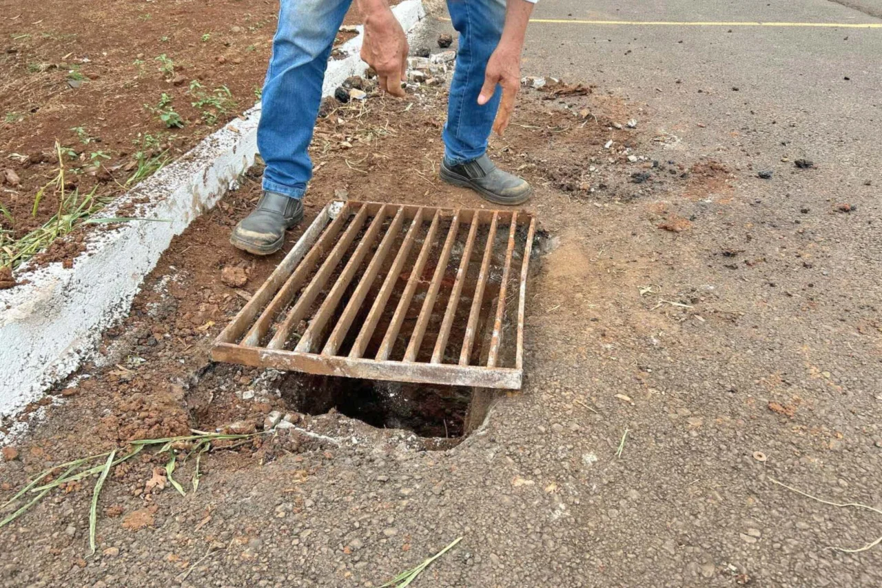 Administração de São José do Cedro realiza limpeza e desobstrução de bueiros 3 Administração de São José do Cedro realiza limpeza e desobstrução de bueiros
